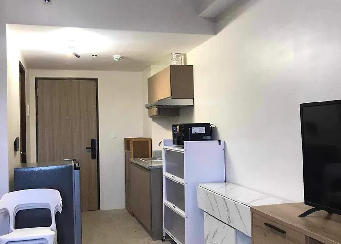 By Trixia Be Apartments, Luxury Apartments, Ac, Pool, Gym, Near It Park Cebu