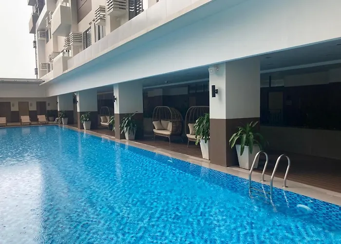 By Trixia Be Apartments, Luxury Apartments, Ac, Pool, Gym, Near It Park Apartment *